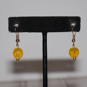 ☀️ NWOT Gold & Yellow Crystal Beaded Dangle Earrings 1 3/8" tall ·